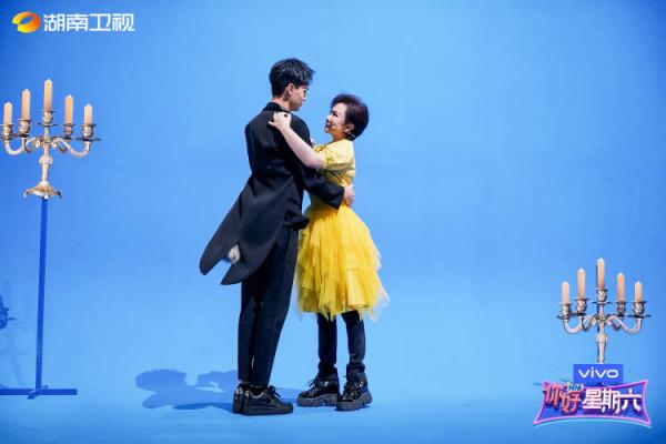 &OpenCurlyDoubleQuote;春晚金句製造機&rdquo;蔡明助陣，《你好，星期六》給大家拜年啦