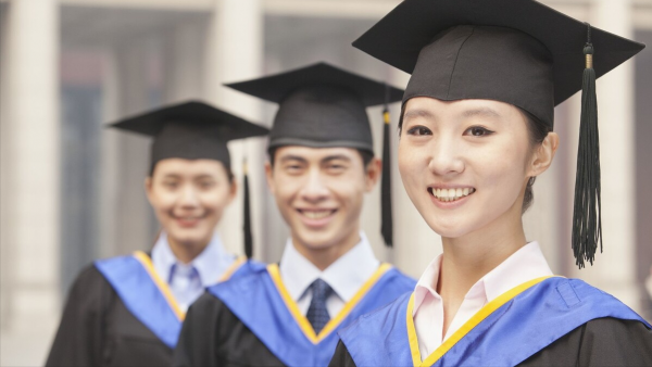 今年出生的孩子，18年後都能上大學！老師：確實有這種可能