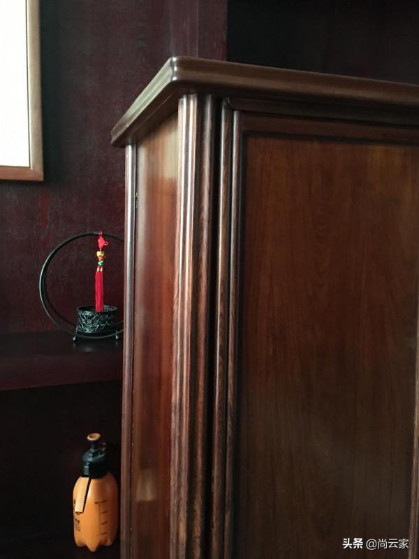 王世襄&lt&semi;明式傢俱研究&gt&semi;收錄-瓜稜腿素面圓角櫃-納爾遜美術館藏