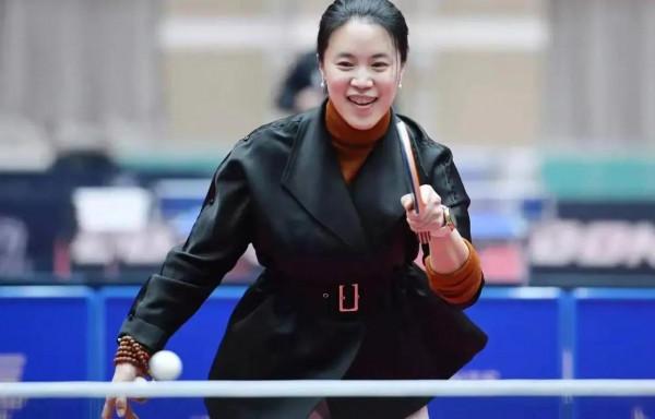 王楠的故事：世乒賽三連冠第一人，曾患癌症，大八歲老公不離不棄