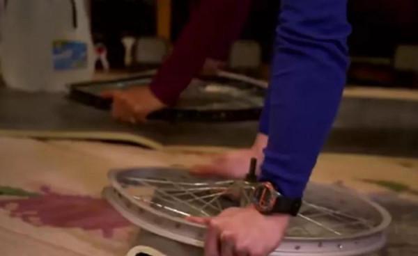 兩夫妻很會過日子,有車不開,騎腳踏車,每月去外面購物一次 兩夫妻很會過日子,有車不開,騎腳踏車,每月去外面購物一次