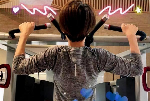 明星豪宅大對比，趙文卓豪宅大地種參天大樹，張智霖租房到買房