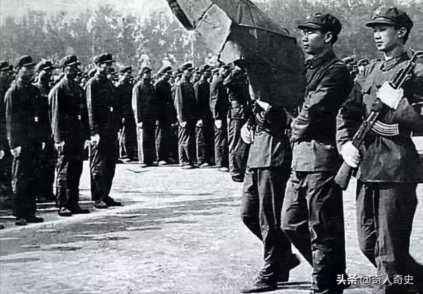 楊得志女兒楊秋華：百萬大裁軍時，父親是總長，但我也被裁掉了