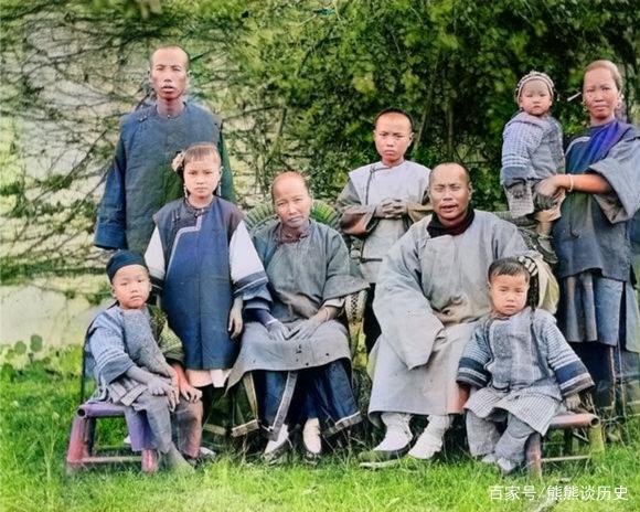 百年前生活是何模樣？縣令判案威風凜凜，百姓和京官過春節不相同