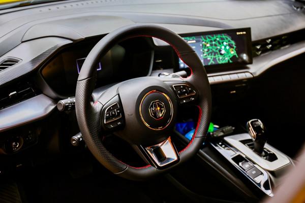 自家兄弟都很優秀 名爵MG5跟榮威i5怎麼選？