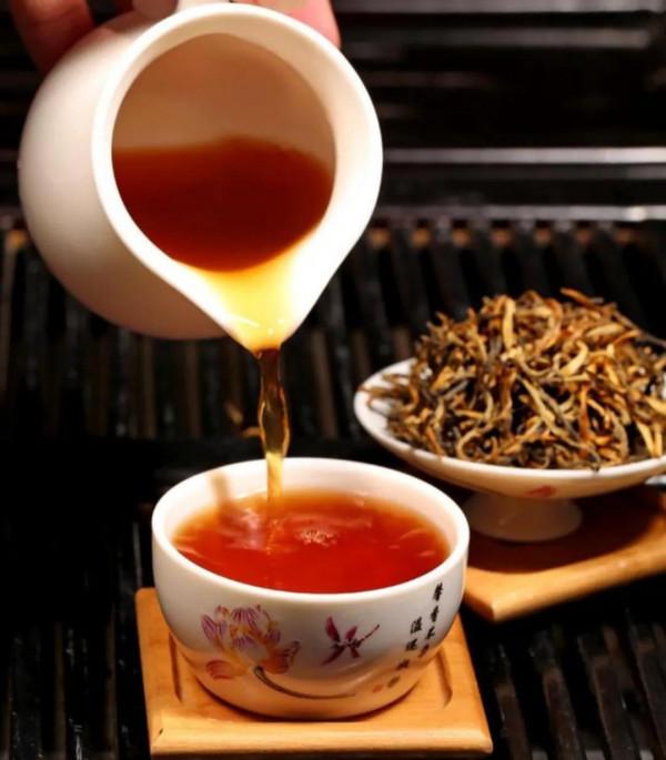 人參加上甘草，補氣時間持續十倍，但西洋參或者更適合你