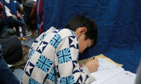 新式“體罰”在中小學盛行,老師不打不罵,學生只能默默承受 新式“體罰”在中小學盛行,老師不打不罵,學生只能默默承受