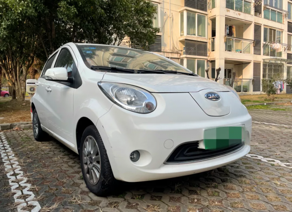 車主說車：&OpenCurlyDoubleQuote;老頭樂&rdquo;和江淮iEV6E誰更強？退休工程師給你答案