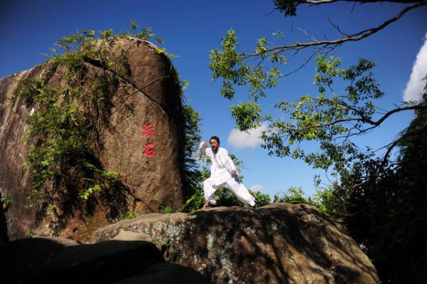 旅人筆下——海南第一山 旅人筆下——海南第一山