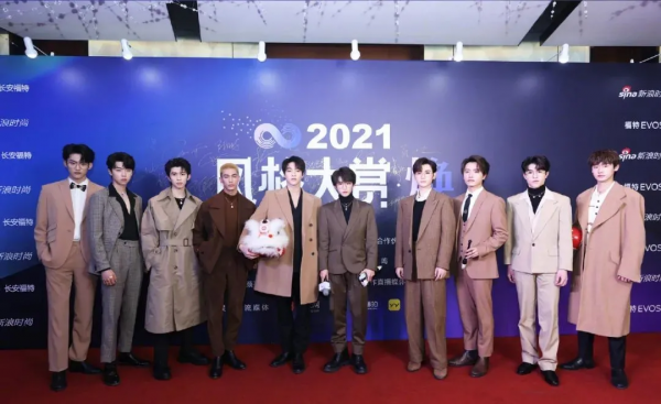 又來紅毯！林允這次有點美，陳數身材盡顯，但都不如陳都靈的綠裙