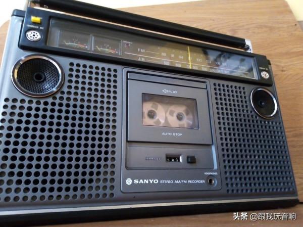 三洋 M-9980收錄機，是一款短小、中等大小的70年代行動式音響