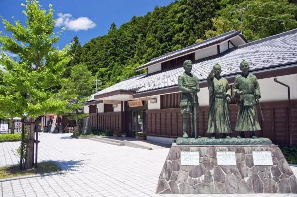 一戰結束後為何二十年左右就又爆發了二戰 一戰結束後為何二十年左右就又爆發了二戰