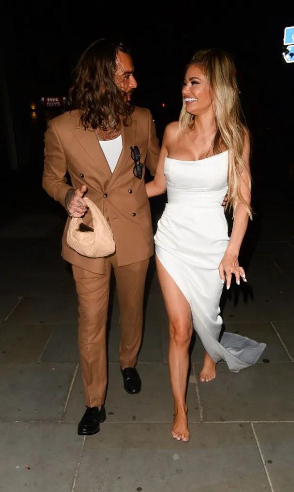 英國名媛秀女兒翻車！遺傳失敗，胖成布丁