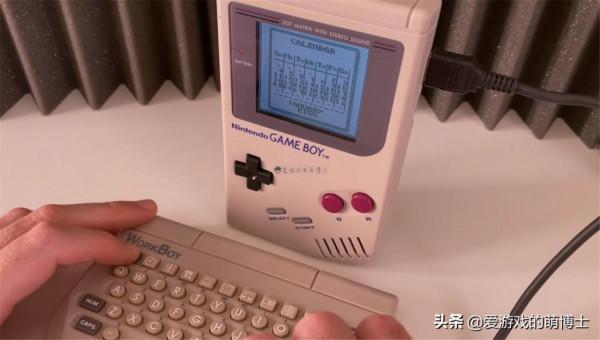 任天堂曾為經典掌機GBC設計多功能周邊，讓人想到智慧手機