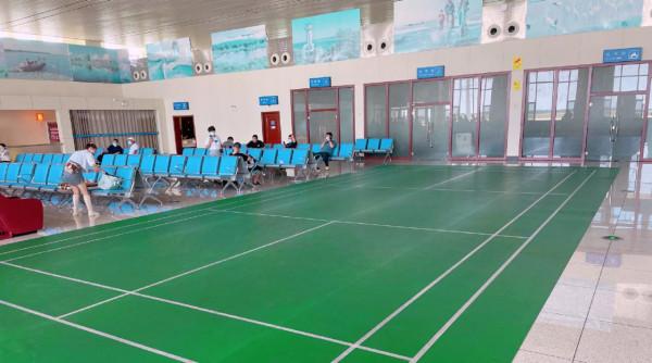 東北寂寞機場,每天一架飛機,飛走後工作人員就沒事幹了 東北寂寞機場,每天一架飛機,飛走後工作人員就沒事幹了