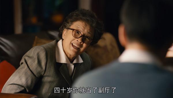 給過去一年“演技最好的10位老戲骨”排名，李幼斌第6，丁勇岱第2