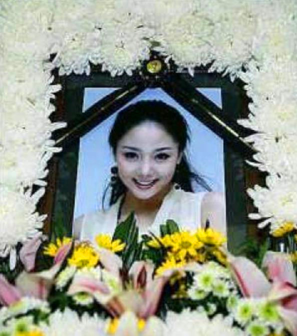 可憐的宋汶雯:被富商丈夫家暴,躲朋友家安胎,27歲因癌症去世 可憐的宋汶雯:被富商丈夫家暴,躲朋友家安胎,27歲因癌症去世