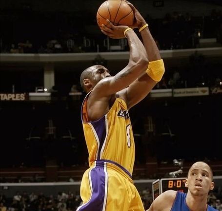 科比場均打鐵10.76次，喬丹場均11.51次，那麼詹姆斯呢？