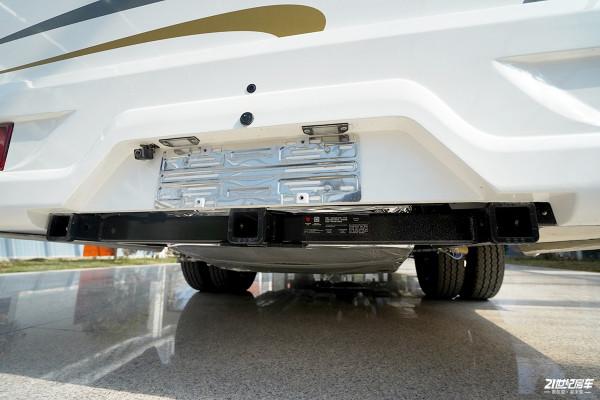 48V電路+實木傢俱板材，車裡還自帶茶具，魯道爾兩款車型可以選擇