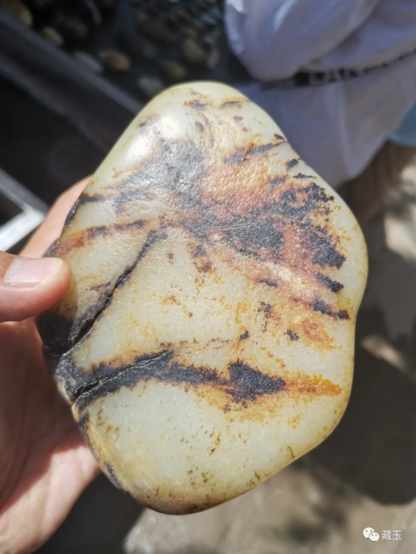 國慶假期去和田巴扎買玉,市場情況是這樣的…… 國慶假期去和田巴扎買玉,市場情況是這樣的……