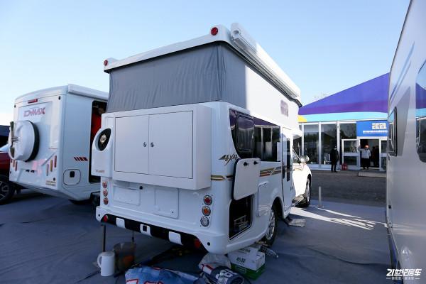 單排升頂四驅皮卡，1.9T發動機配愛信6AT變速箱！齊星升降頂房車