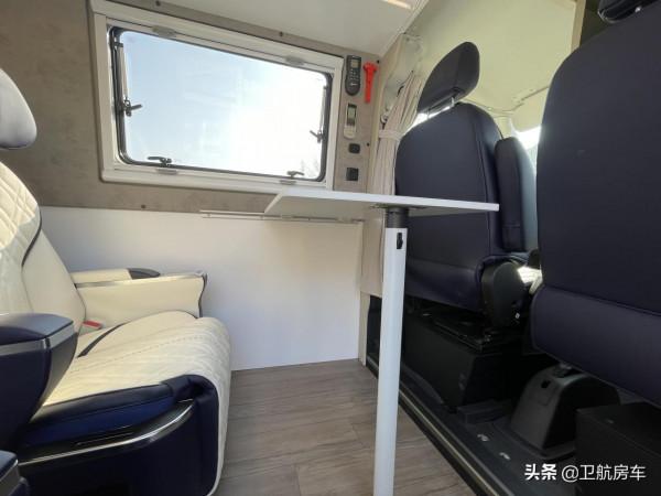 全新超酷亮黑武士帶獨立航空座椅