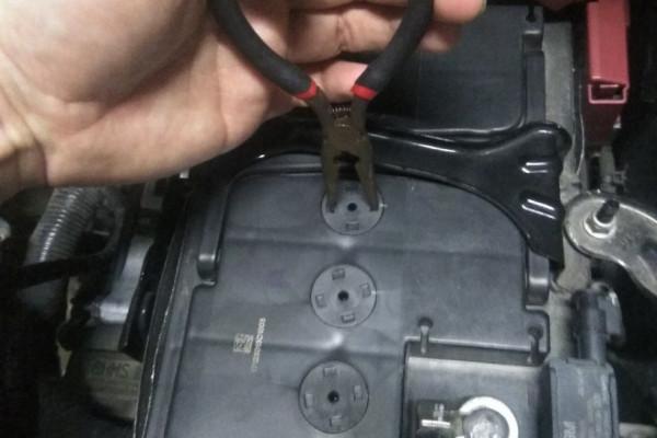 電池免維護是真的嗎？別克GL6原車AGM電池加水維護延長使用壽命！