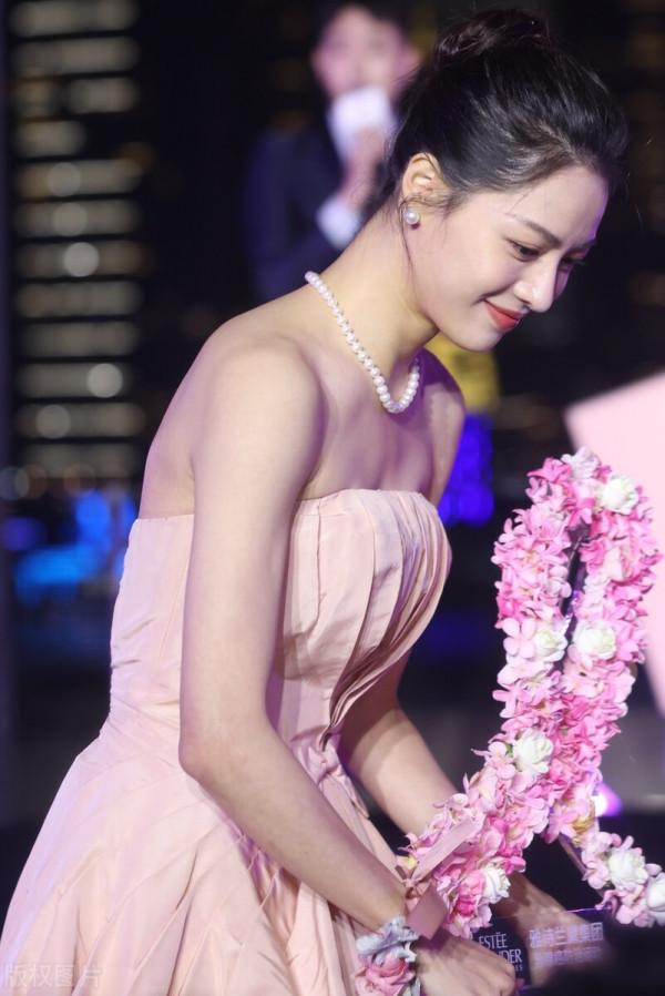 鍾楚曦小姐姐真的好美，美人如畫