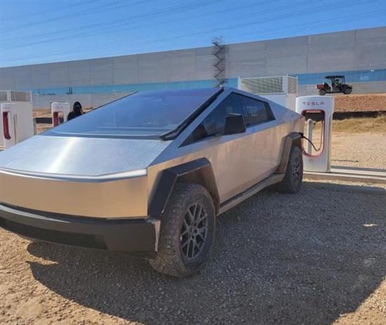 2023年初投產 特斯拉Cybertruck實車曝光