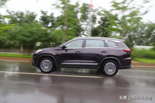 新車｜駕乘感受舒適，2.0T動力充沛！試駕奇瑞瑞虎8鯤鵬版