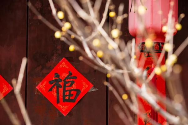 今日冬至，窗外隆冬飛雪，家中熱氣騰騰