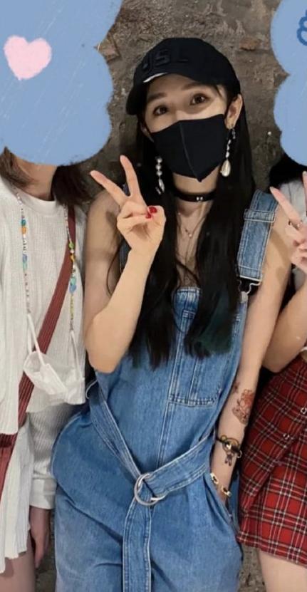 內娛被“渣欲風”帶火！楊冪棋盤衛衣來襲，元素潮流預定款了