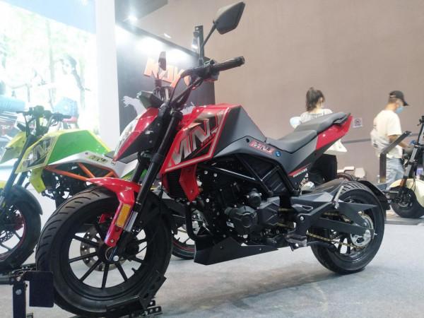 顥晨機車開始發力,先分享三款14寸輪轂的車型,後續還有很多 顥晨機車開始發力,先分享三款14寸輪轂的車型,後續還有很多