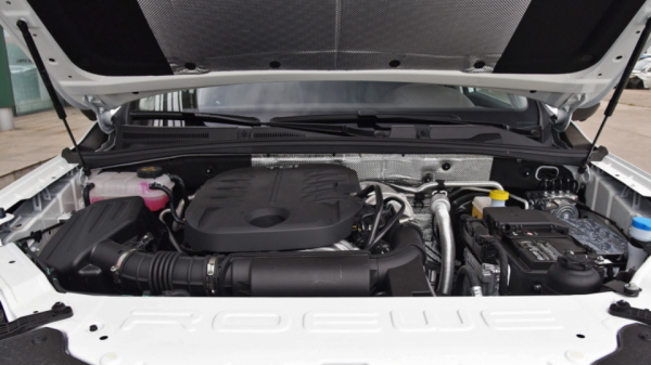 一年保養四千多元,接近豪華車,榮威RX8用得起嗎? 一年保養四千多元,接近豪華車,榮威RX8用得起嗎?