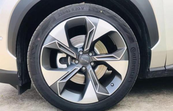 試駕AION V Plus:顏值智慧雙重進化,不止“小改款”那麼簡單 試駕AION V Plus:顏值智慧雙重進化,不止“小改款”那麼簡單