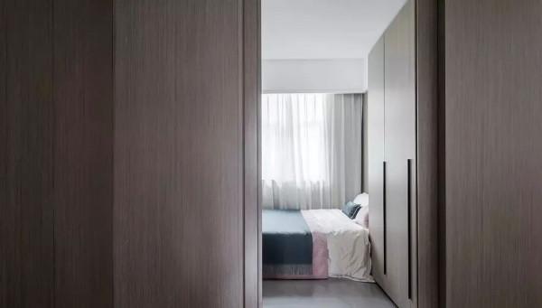 木飾面+黑色百葉,優雅? 木飾面+黑色百葉,優雅?