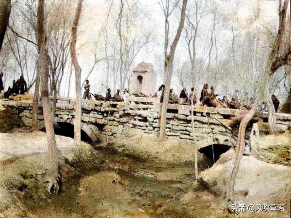 1908年的彰德府（今安陽）鄉村，老人騎馬出行，小夥阻止洋人照相