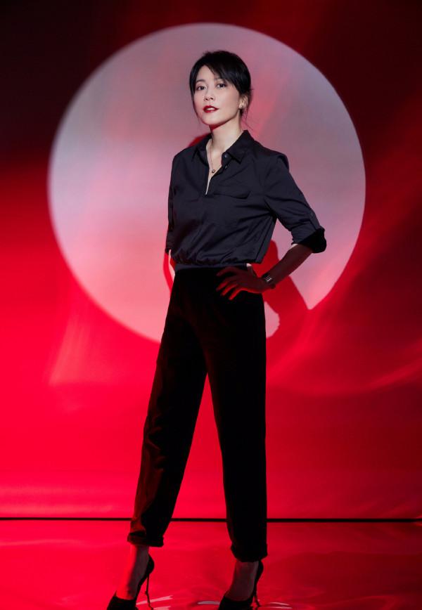 50歲的俞飛鴻，越來越有女人味