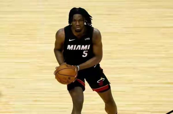 18分鐘砍17+5帶隊大勝火箭！才271萬，猛龍撿寶，在熱火只會屈才