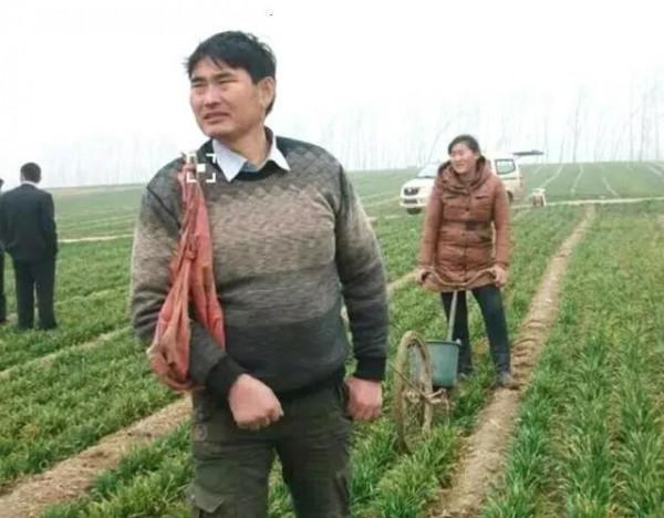 大衣哥出名機(雞)緣巧合，他應該感謝新時代，更要感謝黨和人民