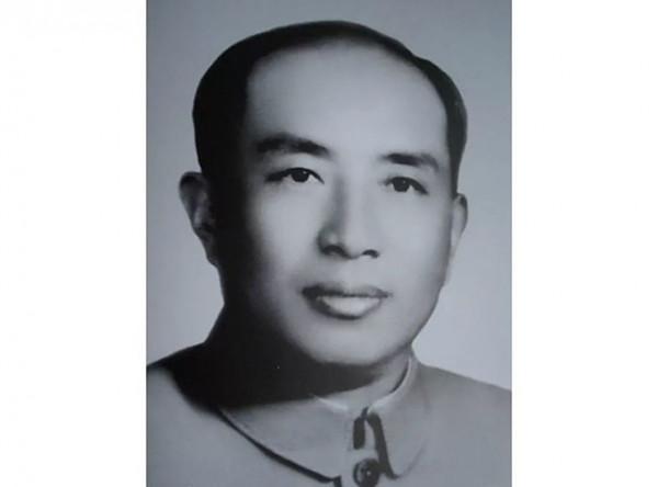 原香港市委書記陳鬱調離中央,任廣東省長,周總理:他們指名要你 原香港市委書記陳鬱調離中央,任廣東省長,周總理:他們指名要你