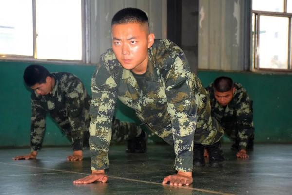 班長的“套路”你見識過嗎? 班長的“套路”你見識過嗎?