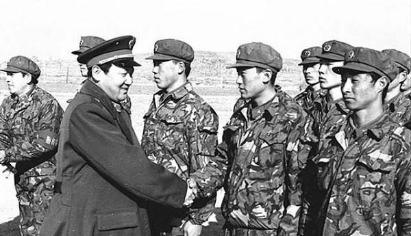 1985年裁軍重組七大軍區,司令員都是誰?後來又被授予了什麼軍銜 1985年裁軍重組七大軍區,司令員都是誰?後來又被授予了什麼軍銜