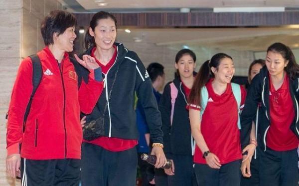 女排隊長朱婷私下真會穿，就算是樸素的運動服，也穿出了時尚感