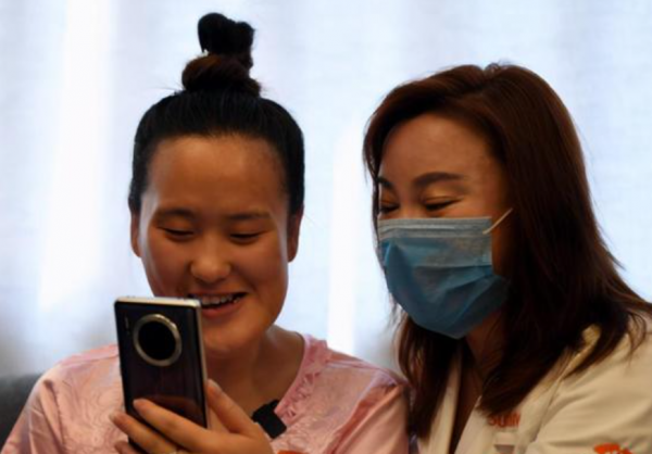 “歪臉女孩”趙宏秋:整容成功後,放棄百萬年薪,甘願教書育人 “歪臉女孩”趙宏秋:整容成功後,放棄百萬年薪,甘願教書育人