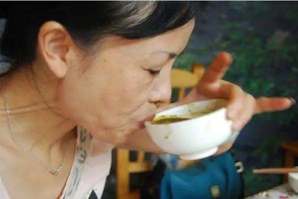 中國各地的十大“黑暗料理”，你吃過幾種？