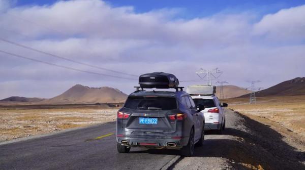 穿越西藏阿里中線,地上只有車轍印,這種路就是轎車能力的極限 穿越西藏阿里中線,地上只有車轍印,這種路就是轎車能力的極限