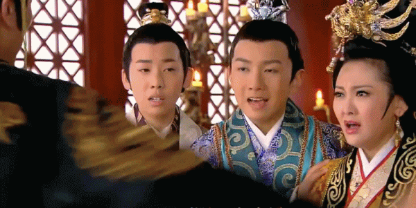 這令人窒息的審美，影視劇裡的大膽配色，只要你敢想，導演就敢配