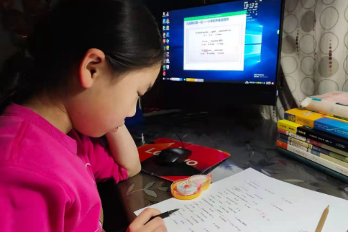 自己學習“壓力山大”，在一旁監督的爸媽心急火燎，該怎麼辦呢？