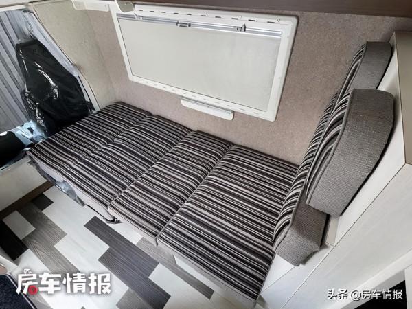 帶四驅的馬自達房車，配1.8T動力自動擋，佈局巧妙能滿足5人睡覺